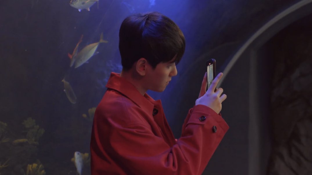 bhyunsource's tweet photo. baekhyun taking photos on set ♡ https://t.co/MGZJB0an9w