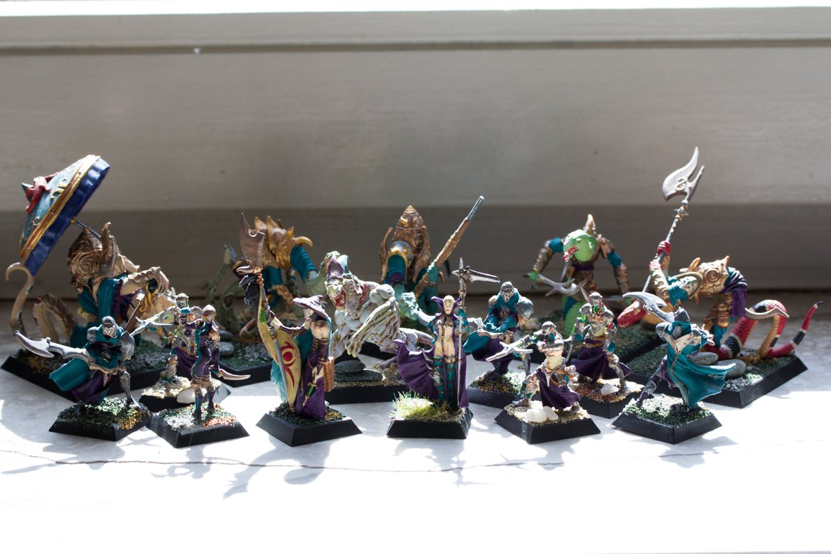 JoleiiRaccoon's tweet photo. Just finished the long forgotten "Lady Claudia Nessalith" from the Alchemists of Dirz of the #miniature game #Confrontation by #Rackham. I've used static grass on the base for the first time. Here's my old army of #Dirz and #Ophidians, never played though. #paintingminiatures https://t.co/8Quj0JFdRq
