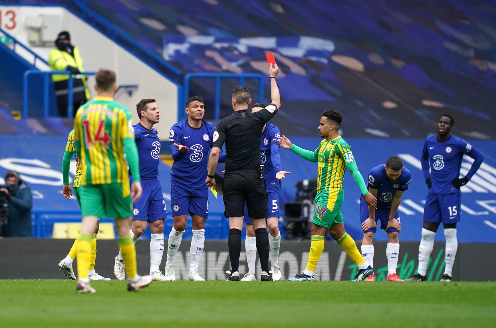 Thiago Silva recibió la tarjeta roja y dejó a Chelsea con 10 hombres