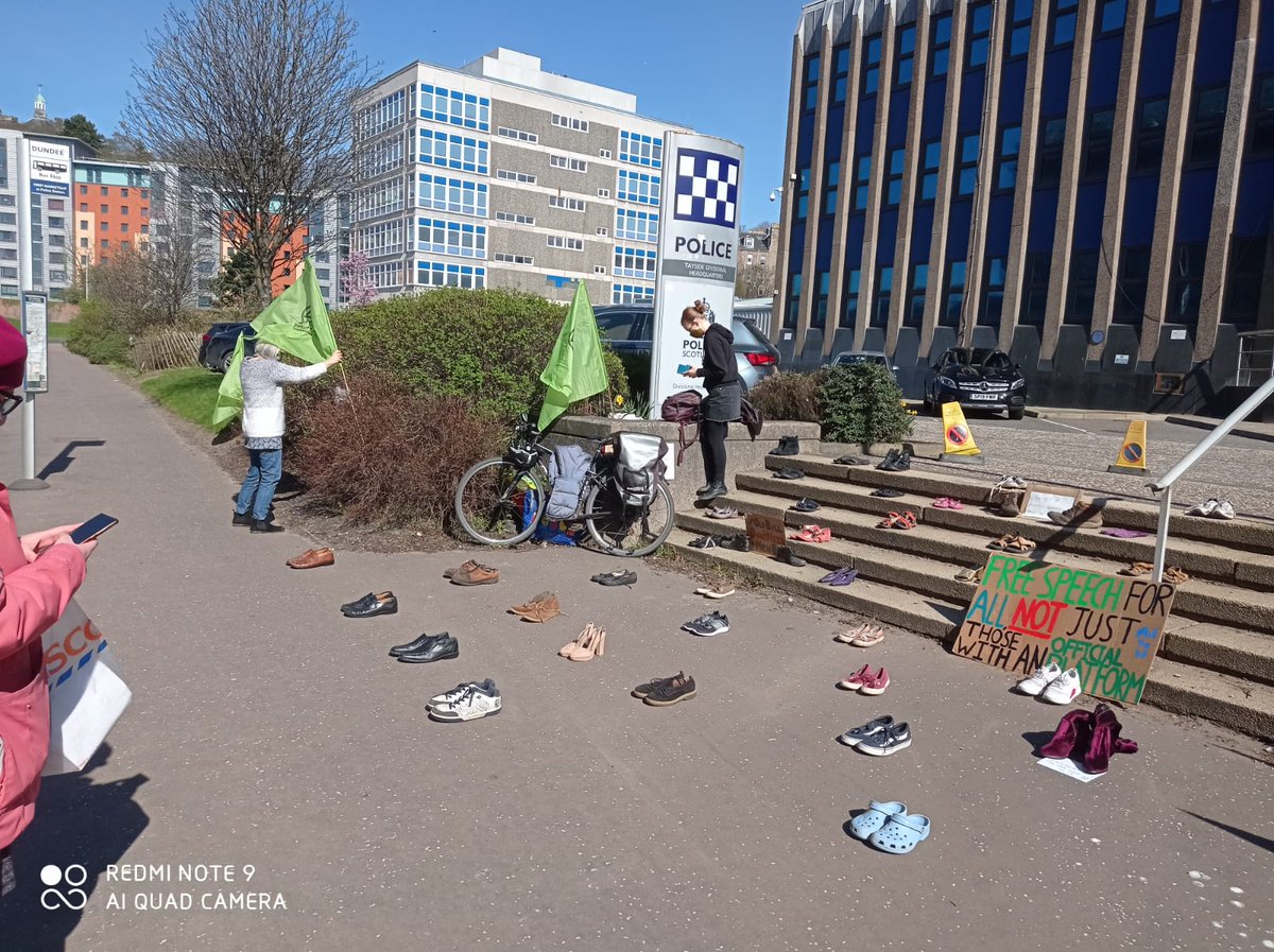 kate_treharne's tweet photo. @XRDundee #killthebill #mylifemyright #RightToProtest 💚🌍💚⏳💚✊🏾💚 https://t.co/ZStuuMEJzM