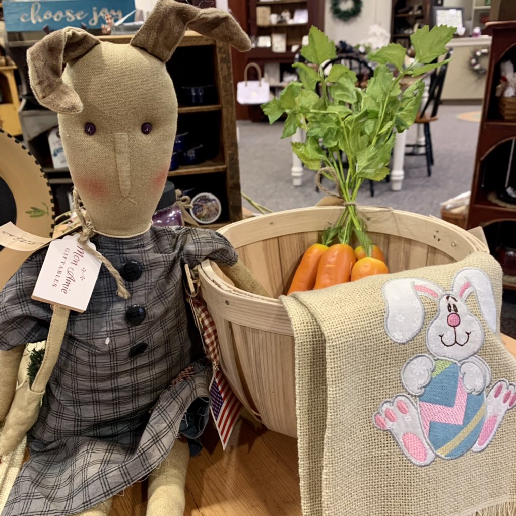 monamiegiftabl1's tweet photo. Does your hunny need a bunny this Easter? 🐰😊
Visit Mon Amie Giftables!
Located on the second Floor of Mon Amie Fine Jewelry 87 Main Street in beautiful downtown Keene NH.
#bunnyforyourhunny #easterbasket #monamiegiftables https://t.co/HHYfD75I65