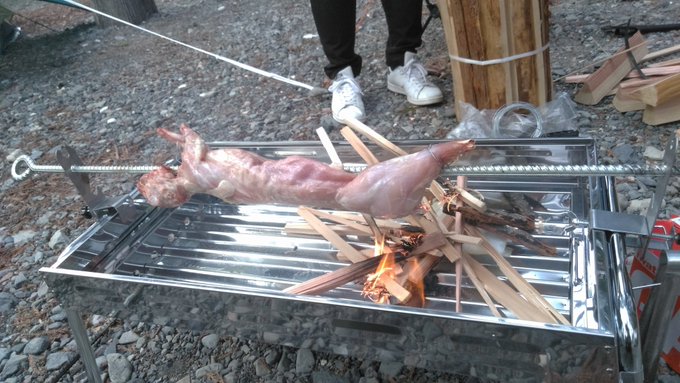 ウサギの丸焼きとバレンシア風パエリア。
大成功ですね! 