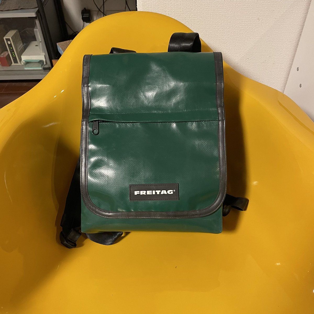 kunerunekoru's tweet photo. 「あれれー?おじさーん。今日はFREITAG京都までF554MAXの買い替えに行ったんじゃなかたったの?
どうしてF132FURYがあるのかなー?おかしいなー?」
#フライターグ#freitag #frtg #frtg_today #f554max #f132fury https://t.co/j1DCUkqgBz