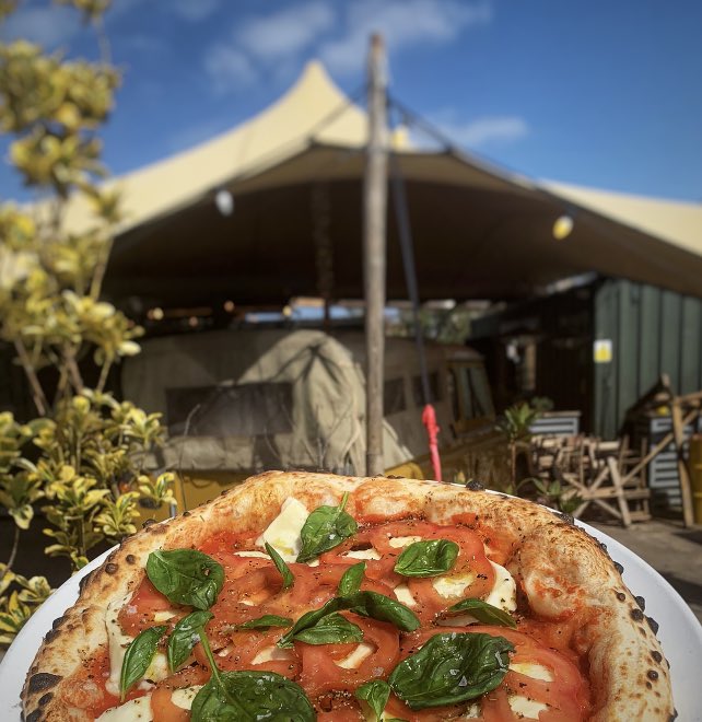 dustys_pizza's tweet photo. Pizza &amp; Pint?! 💪🏻

Open at Papermill Road for takeaway ONLY (now taking bookings post April 26th when we open 7 days a week)

Saturday &amp; Sunday 10-5pm 🍕🍻☀️ https://t.co/0eCCmaAzON