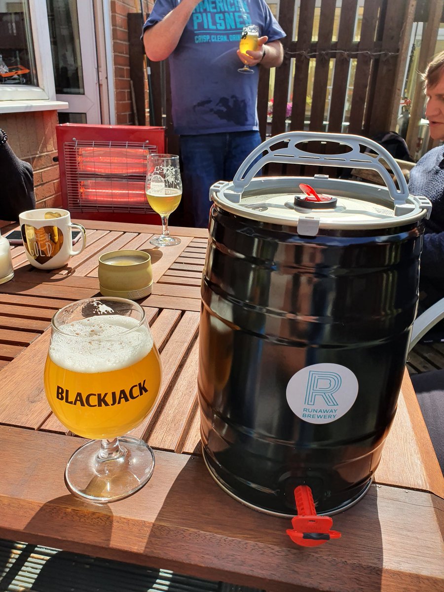 ATweedz's tweet photo. Ahh, it's about time... @RunawayBrewery https://t.co/dcLVKXzjCk