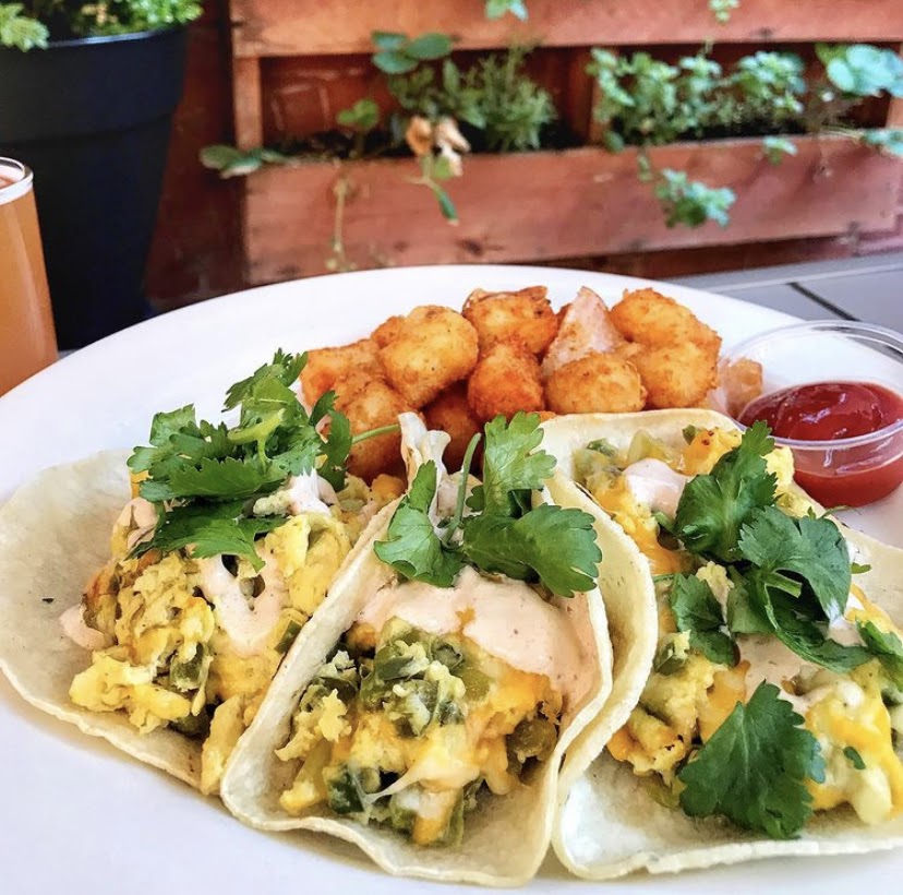 CamBrewingCo's tweet photo. On Saturdays, we don’t just brunch. We #Beerunch, on the patio.

📷: @brunchesofboston on Instagram https://t.co/HBvPHVyKCH