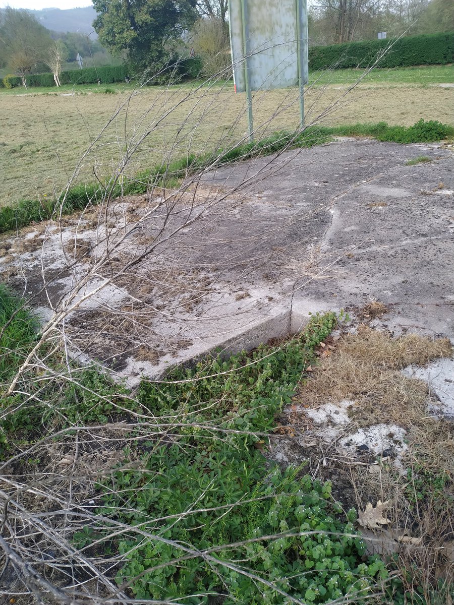 Rodriwalk77's tweet photo. Visita a la pista de atletismo de #Lekaroz.
Tristemente, una instalación ubicada en un lugar sin igual y con una historia fantástica, se encuentra totalmente abandonada.
Empezamos a pensar como recuperarla...🤔😉
@deporte_na @gob_na #Lecaroz #100años @atletismoFNAF https://t.co/ex1pSDQ6Ft