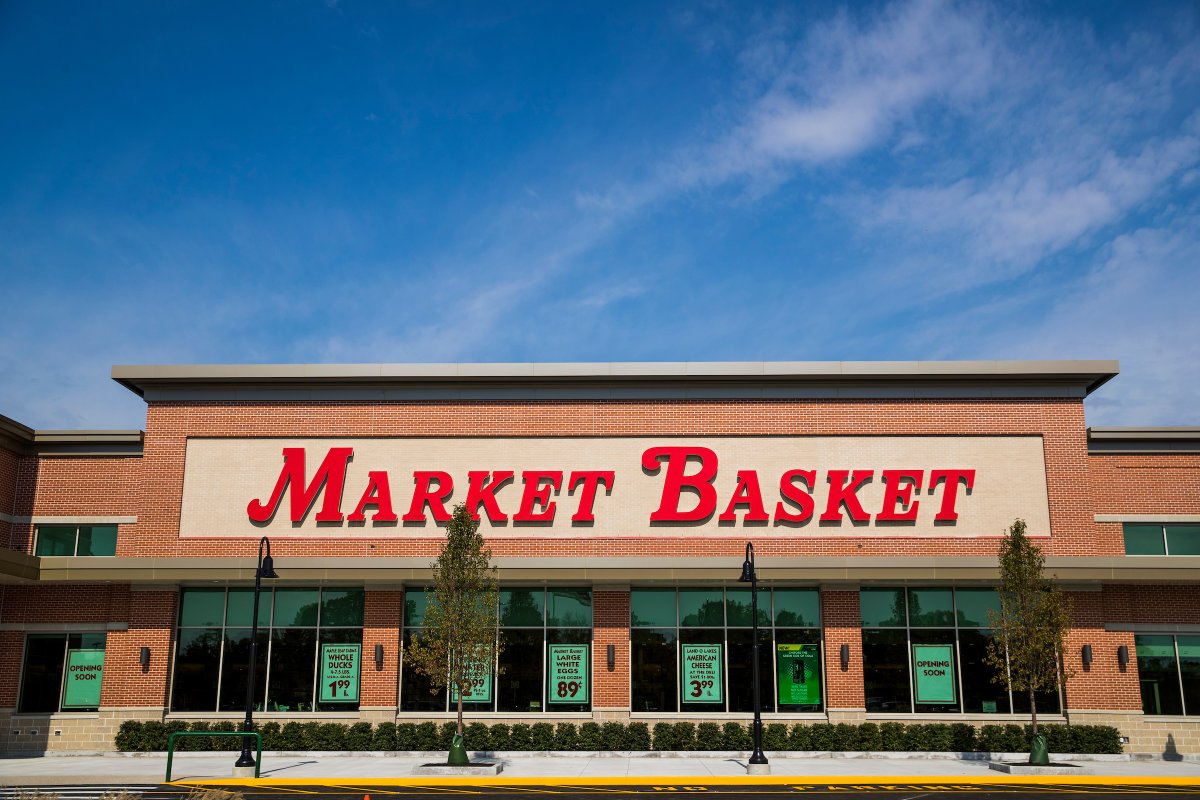 MarketBasket's tweet photo. We've been nominated! You can vote for MB in USA Today's Best Supermarket of 2021 contest everyday from now until April 12th: https://t.co/Gla1xElRLj https://t.co/GA28rwl7Re