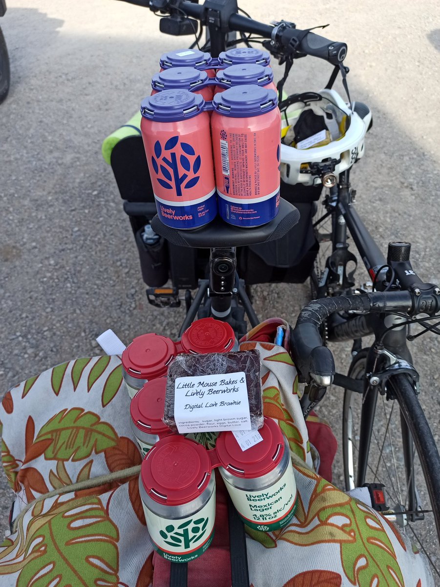 carlitecarfangs's tweet image. #30DaysOfBiking Day 2: Daycare plus more errands than usual. 
-UPS
-Easter festivities from @whiskeycakeokc, @katiebugsokc, and @CurbsideOKC Flowers
-@LivelyBeerworks for friends, 6-Packs and treats from Bui&apos;s Breads, a favorite local baker.

#BikeLocalShopLocal
#CargoBikeFamily