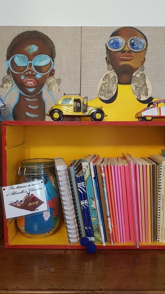 IlFautAllerVoir's tweet photo. [Replay] @antonianeyrins nous accueille chez elle pour nous expliquer sa philosophie du #voyage, nous montrer ses #carnetsdevoyages et nous parler de son amour pour le continent africain.

https://t.co/vIFO3a2QCr https://t.co/3AoSEhyYsk