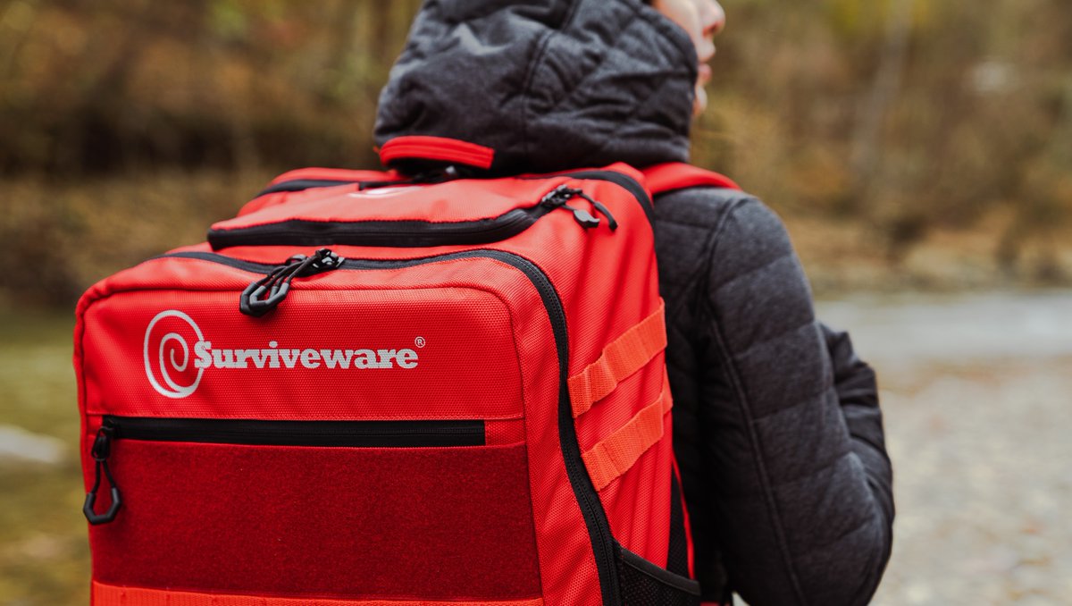 surviveware's tweet photo. Having a go-bag is something we should all have on hand, even if we have not yet experienced evacuation or sheltering-in-place. Have you started creating one for yourself?
#surviveware #backpack #survival #survivalgear #outdoors #prepper #survivalist #camping #backpacking https://t.co/v2WRdwwOq9