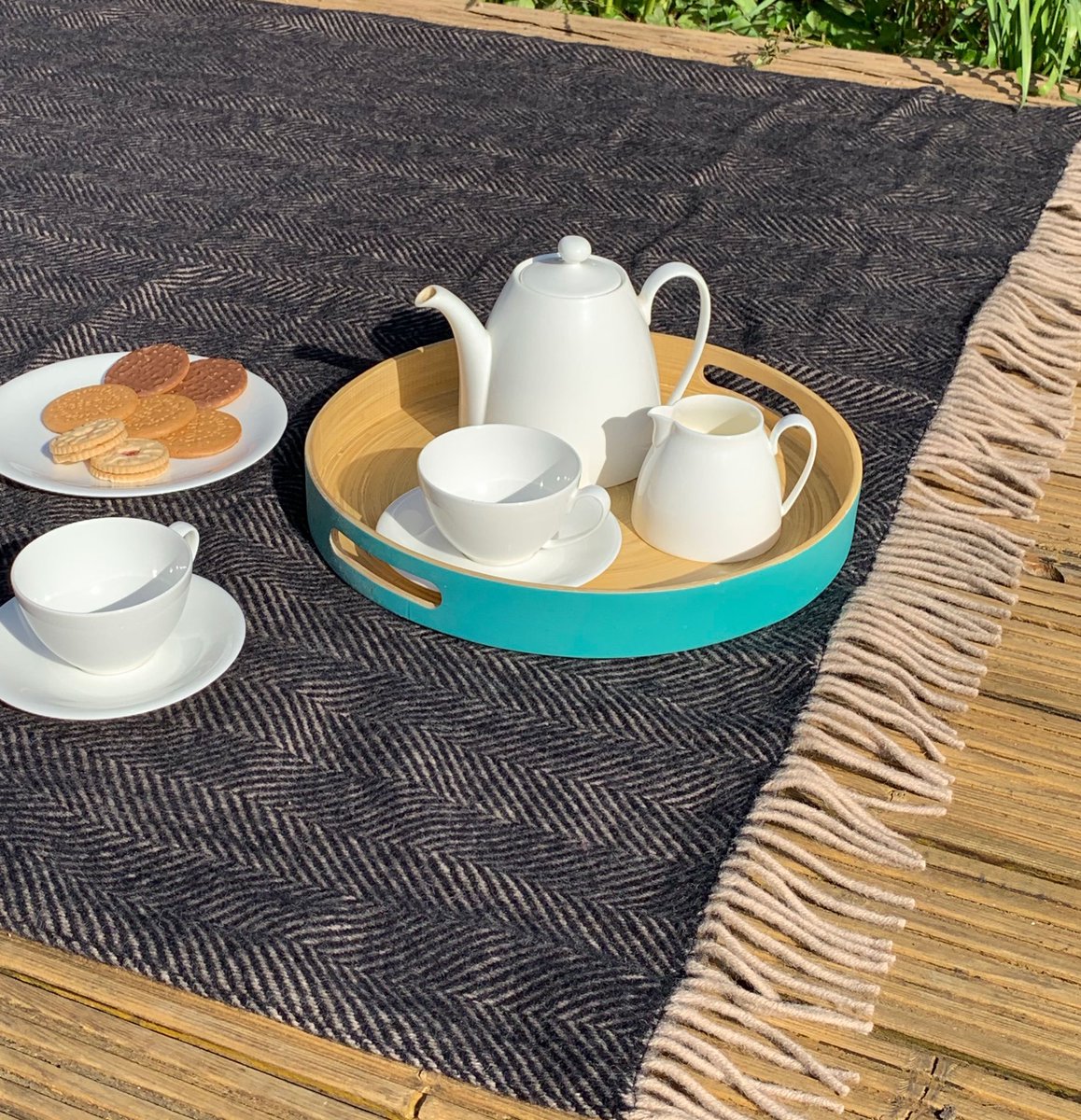 Get ready to get outside with a pure new wool herringbone picnic blanket with leather carrier and waterproof backing @ambuntiwarehouse ⁣
.⁣

.⁣
.⁣
#follow #like #instalike #like4likes #picoftheday #likesforlikes #likesforlike #photography #likeforlikes #likeforlikeback