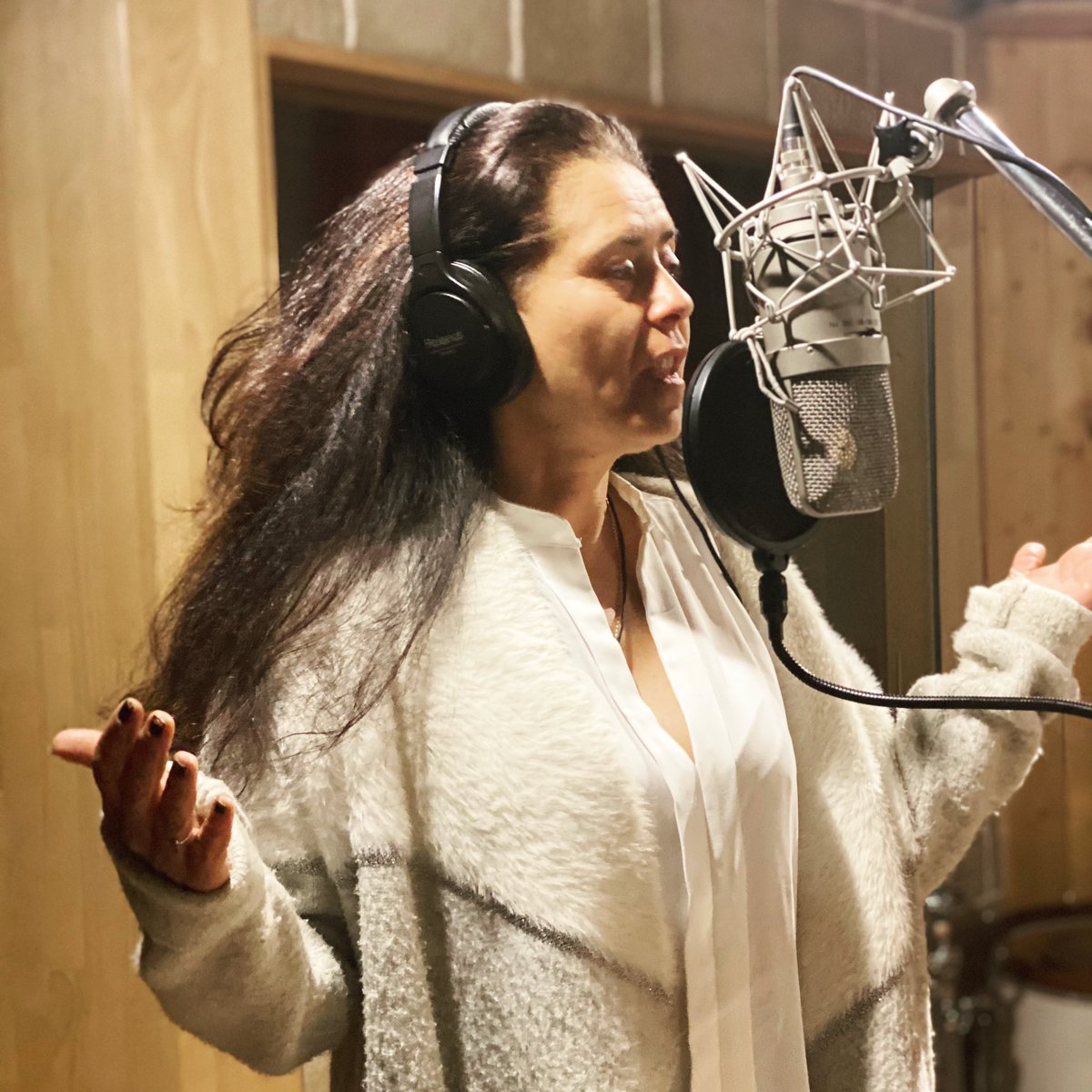 Sandrinelopez's tweet photo. #Resistance #continus @Sandrinelopez #creer #danser #chanter https://t.co/DIgJPYJPBQ