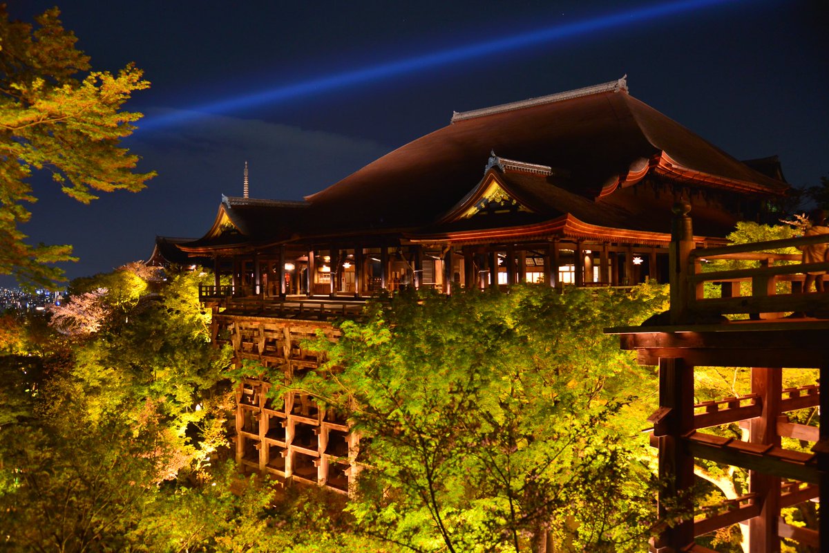 清水寺 春の特別参拝 毎年訪れたくなる魅力がありますよね 壱河ふぇーすのイラスト