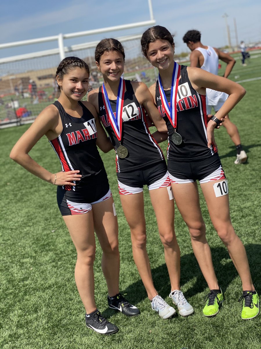 MHSCCTF's tweet photo. Next Stop: Area Meet: Congratulations Nicole, Sarah and Rachel(Twice as Nice Twins) for getting 2nd, 3rd, and 4th in the 800m.
#1junior
#2freshmen
#distancesquad https://t.co/GH6e1hA26J
