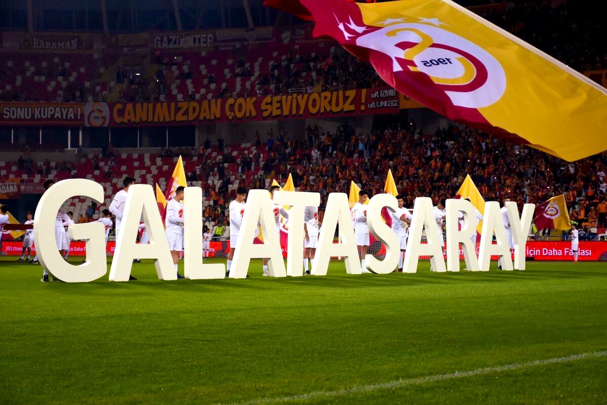 itler ürüsün sen yola devam et sadece büyüklügümüzü kıskandıkları için havliyorlar
#BugünGünlerdenGALATASARAY
