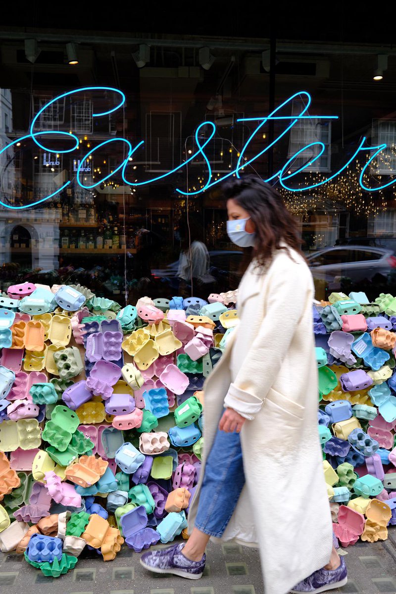 Trichidesign's tweet photo. Walking around London wearing the lovely Easter theme facemask from TriChi Design. #EasterWeekend #UKGiftHour #Easter #Mayfair @creatorzRT @CraftBizParty @smallbizshoutUK https://t.co/a5FqLJlIle