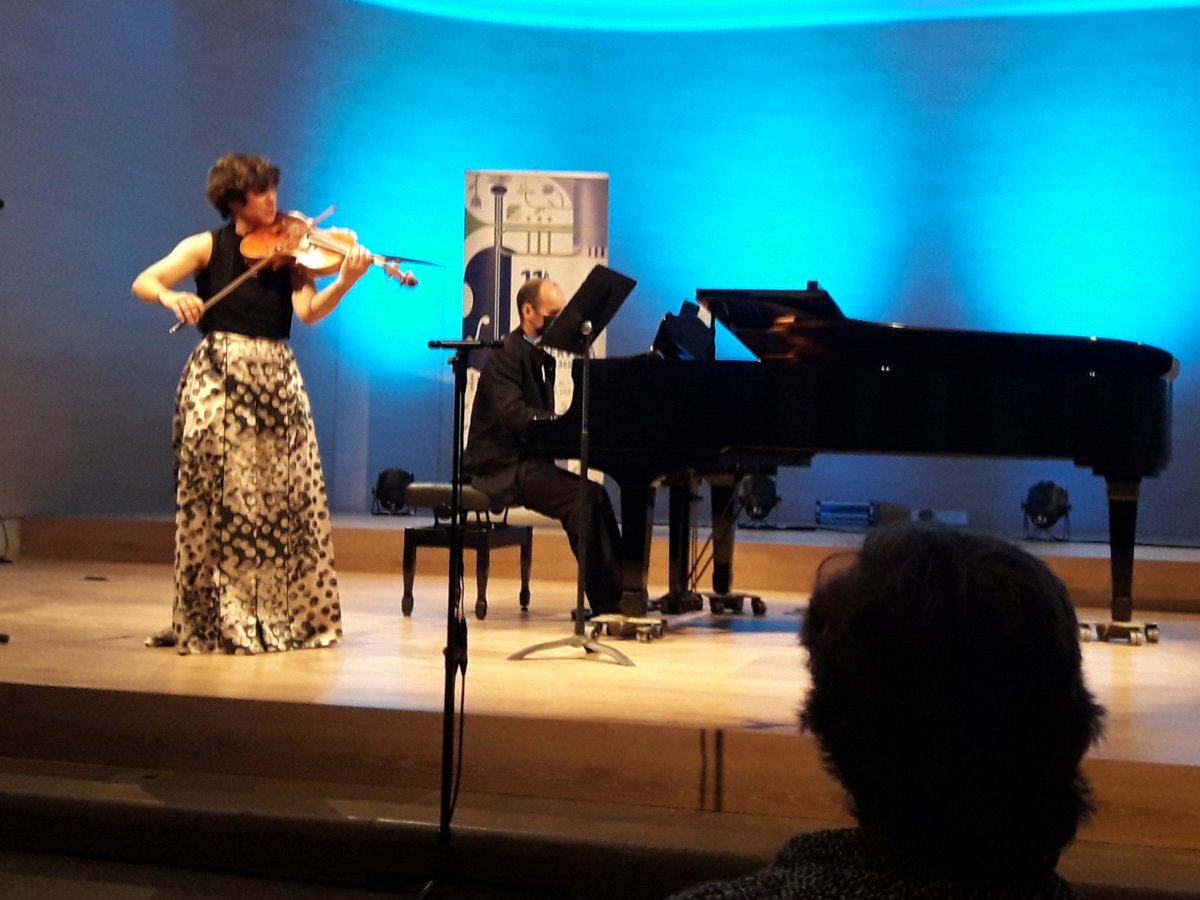 NGarrave's tweet photo. Retrobament de dos músics cerverins amb música catalana al @Festival_Pasqua. Concert per recordar, moltes gràcies! @annapuig82 i @pianojordi https://t.co/2i9vvuP684