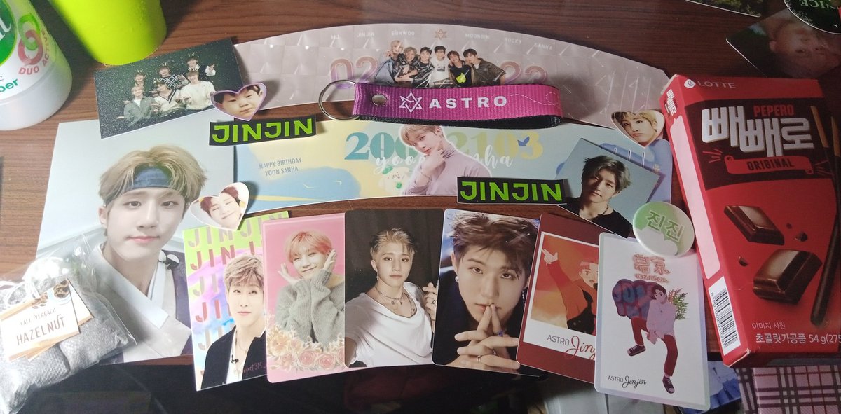 astrockyroad's tweet photo. Finally! Thank you so much @withjinwoo_com and #Project315 team for these treats! 💚 My cupsleeves collection is now complete! 💚 수고 많이 했어요 ☺️💚 https://t.co/VcaihWAgyr