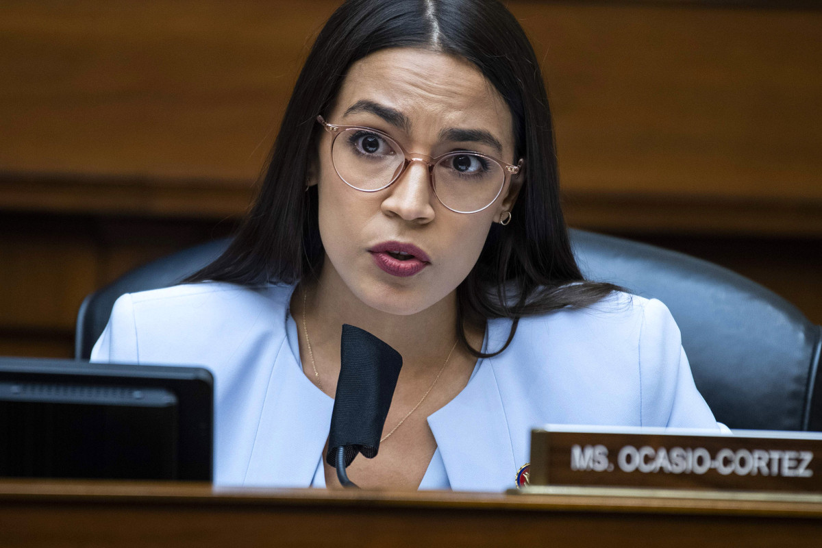 nypost's tweet photo. Study declares AOC one of the least effective members of Congress https://t.co/KQWYZVjOTR https://t.co/AgrDOeqPTO