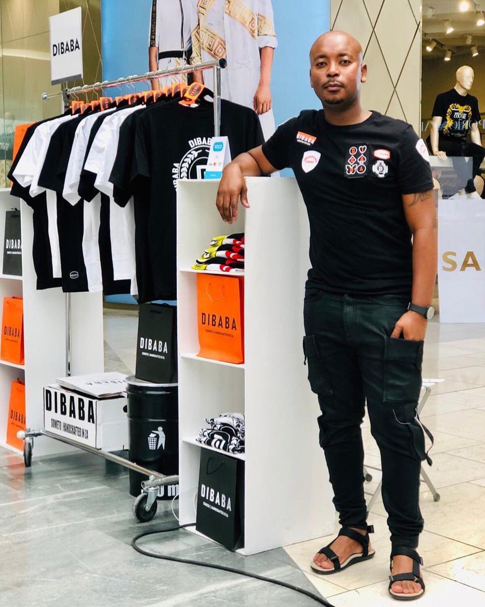 oupapilane's tweet photo. So early Jan I had a discussion with this young man who was starting the Dibaba Brand,  He told me his plans and I promised to support him.  I am excited to say that he has now opened his first shop at the Graskop Gorge Lift Co.  If we don’t support each other, who will? 🙏🙏🙏🙏 https://t.co/2rTijOVXEs