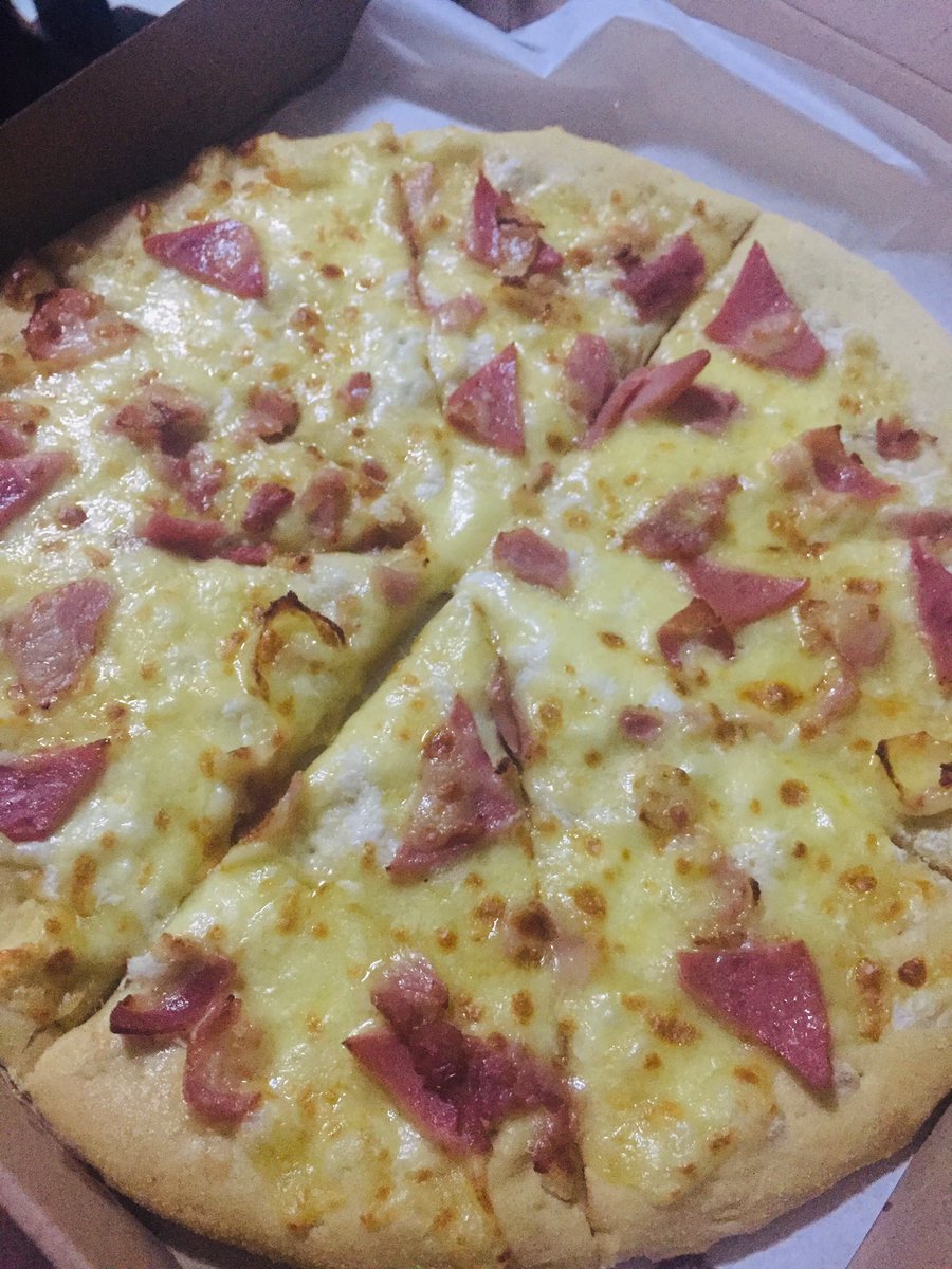 khizkee's tweet photo. Pizza 🍕 and Fruit Tea Night 😍😘 #food #pizz #fruittea #moonleaf #Greenwich https://t.co/zWwbCbxtDm