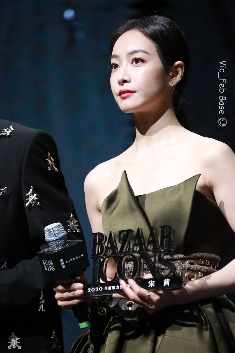 affxtionsg's tweet photo. 210331 Harper’s Bazaar Icons Fashion Party- Victoria
#fx #에프엑스 #VictoriaSong #宋茜 #빅토리아 #SongQian #fxstyle
Cr:Vic_feb base, rixuan team https://t.co/MTJa6W9qHA