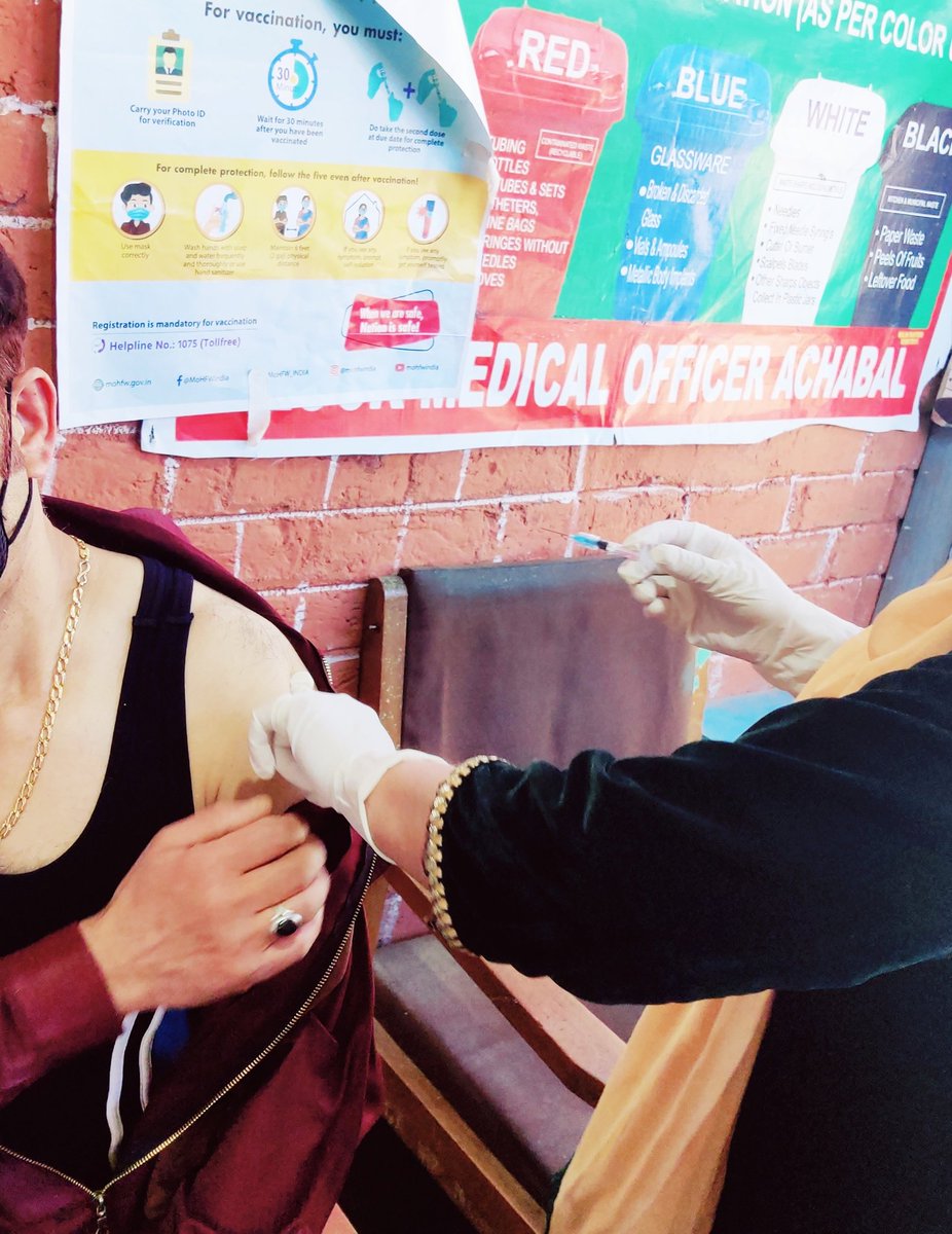 MaribMariya's tweet photo. Even if I got my first dose of #Civishield ,the #Mask still have a role.we are now motivating more to take a dose who work at @AreaKulgam @AndKulgam https://t.co/3TgyJE1ojO