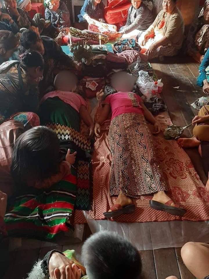 poemamhethar's tweet photo. 📍Kalay
SAC terrorists killed a 55 yrs old woman, then RAPED &amp; killed her 15 yrs old daughter. Disgusting, rt ? But who do we report when those supposed to be security forces are the ones doing this !!! Being helpless is real. 
#WhatsHappeningInMyanmar #Apr3Coup https://t.co/7N4pqRgqXq