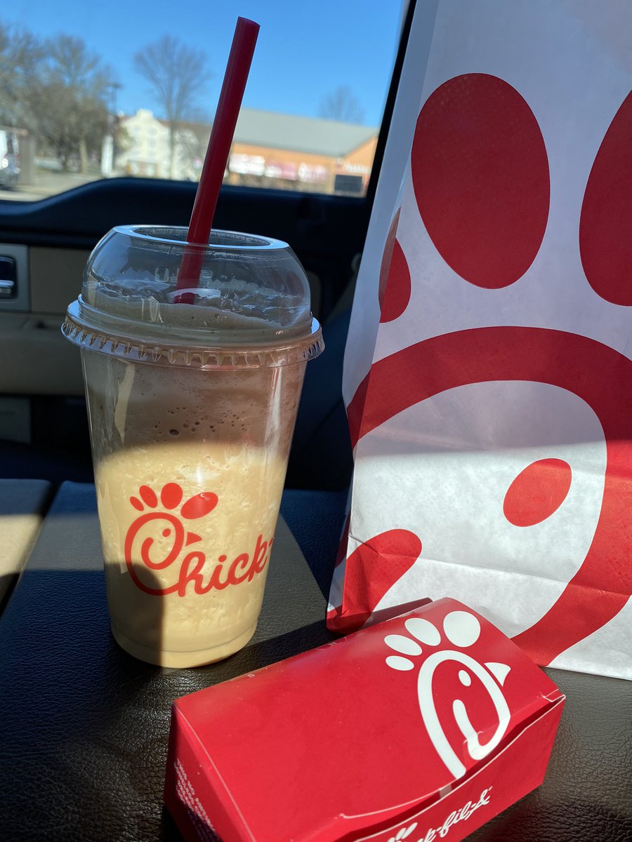 HunterMacKay_'s tweet photo. I have missed you @ChickfilA thanks for having a location in New Hampshire! #PeachStatePride https://t.co/Bj8sSwgIgl
