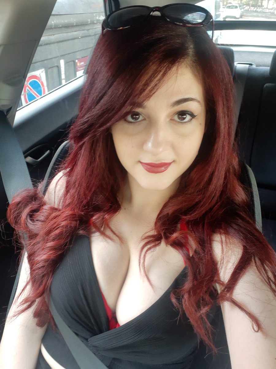 Lucecosplayart's tweet photo. Who is missing summer like me?
#summer #summergirl #redhead #IWantToDoSomethingDifferent https://t.co/etY6RZHAfY