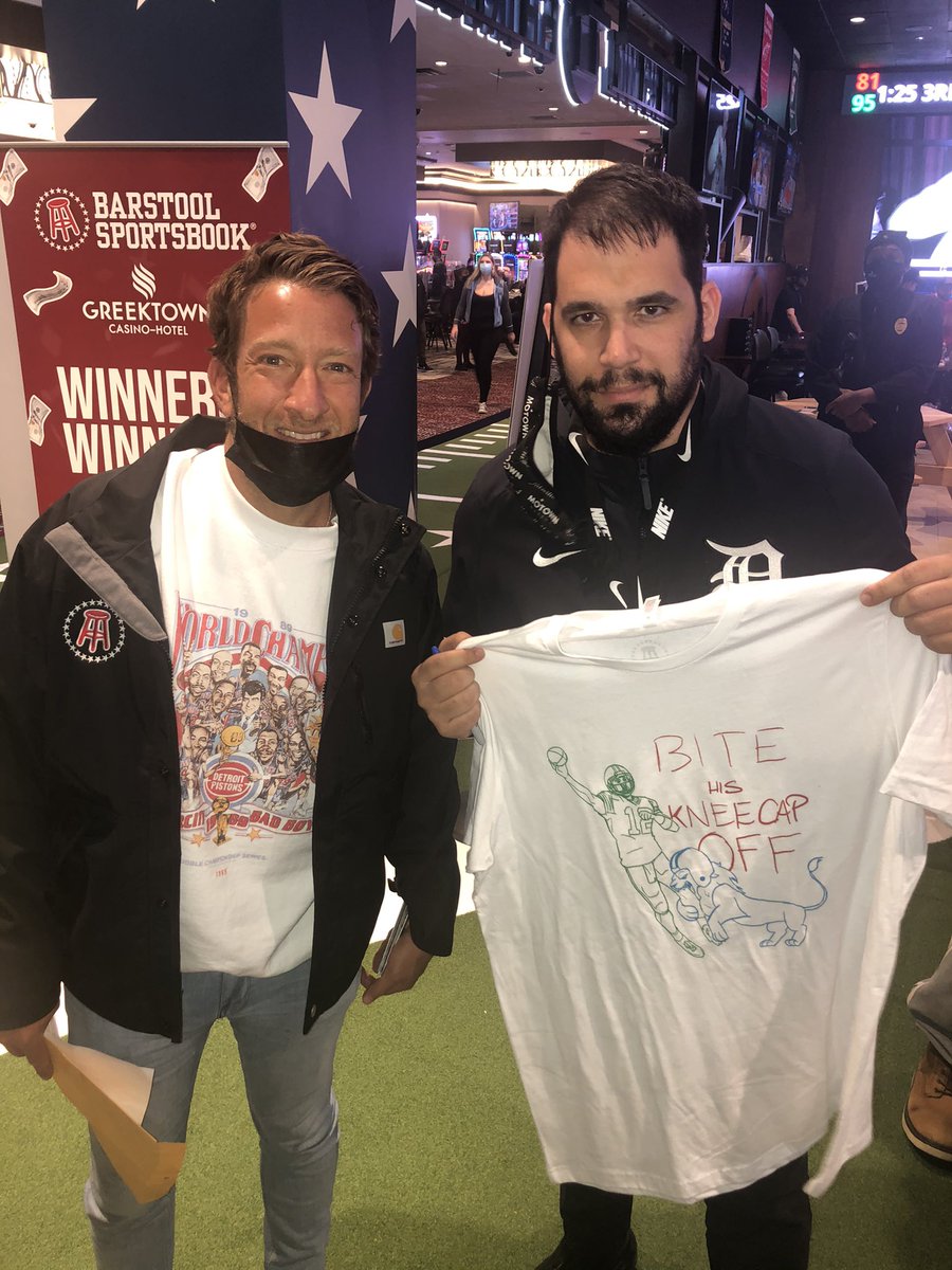 Jpinch44's tweet photo. @stoolpresidente Detroit x @Carhartt x @stoolpresidente | #bitekneecaps https://t.co/lAsHNWNs75