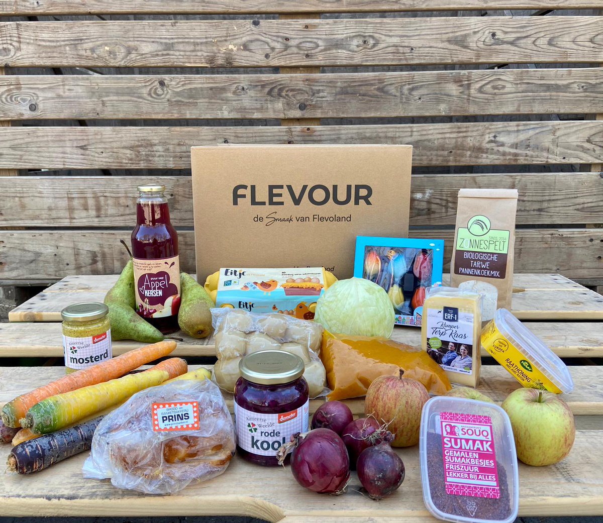 flevournl's tweet photo. Als het goed is heeft bijna iedereen zijn Flevour Box van april in huis!
En wat kleurrijk feestje is het weer!💚

👉🏼 Heb jij de Flevour Box april niet besteld? Je kan de Flevour Box van mei nu al bestellen via de link in onze bio! 🎁

Vrolijk Pasen! 🐣 https://t.co/wRJrbKmGdm