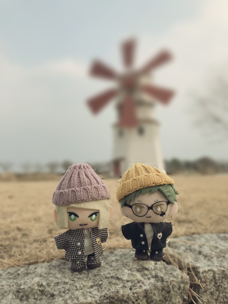 ColorLesSpinel's tweet photo. 大きな風車❃と小さないのち♥
#twst手芸部
#ツイステ手芸部 
#ツイステぬい撮り部 https://t.co/eHqRVJfVwo