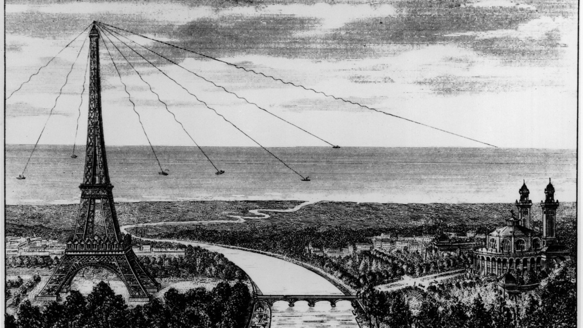 A very Happy Birthday to <a href="/LaTourEiffel/">La tour Eiffel</a>, that is celebrating its 132 years, including 100 years of radio! Today, the Eiffel Tower remains the main mean of radio broadcasting  in the Greater Area of #Paris within a radius of 80 km. 🎉🇫🇷