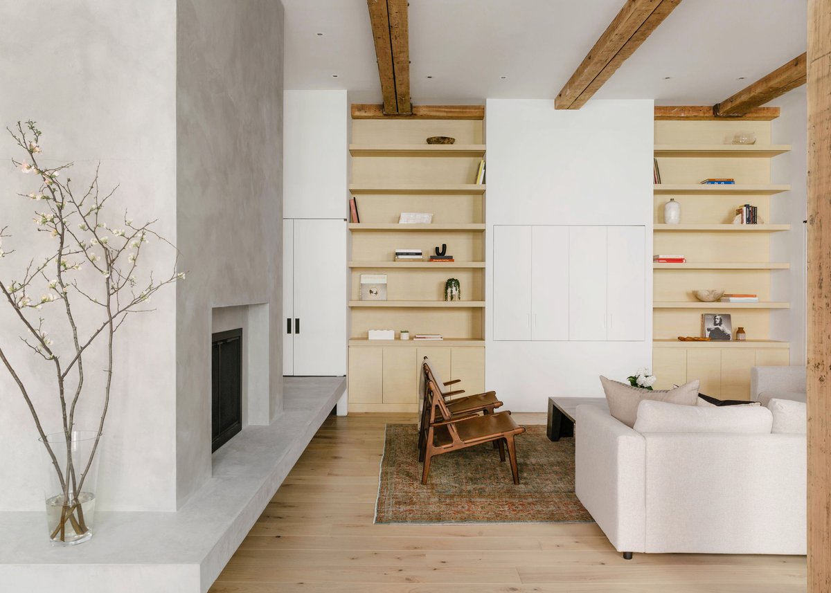 We've rounded up 10 living rooms that have solved the storage dilemma with statement shelving: at.dezeen.com/2NwEVzU