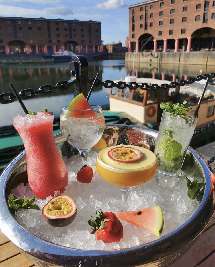 Whilst snow might be on the forecast for this Bank Holiday weekend, here at Revolución de Cuba we’re manifesting some Cuban sun for May 31st☀️

Book your Spring Bank Holiday weekend with us now🍹👉🏻 bit.ly/35SX40j

#TheFiestaWillResume #BankHolidayWeekend