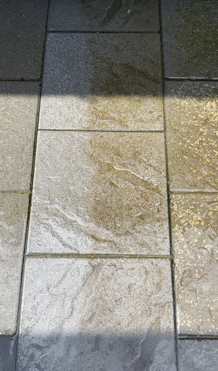 Cleantechnics1's tweet photo. #FoamOrg voor reinigen van terras. 200 ml/m2 2% schuim oplossing van FoamOrg https://t.co/KjG8rDK4dz