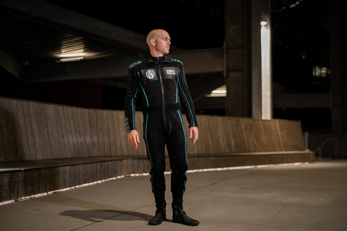 thespacejuggler's tweet image. I may not save the world from certain destruction like Bruce Willis in Armageddon, but I can embody his manliness with the epic space suit we made specifically for Space Juggling!  

Costume designed by @kaci_torres, photography by Jeremy Lewis

@dearmoonproject #spacejuggling