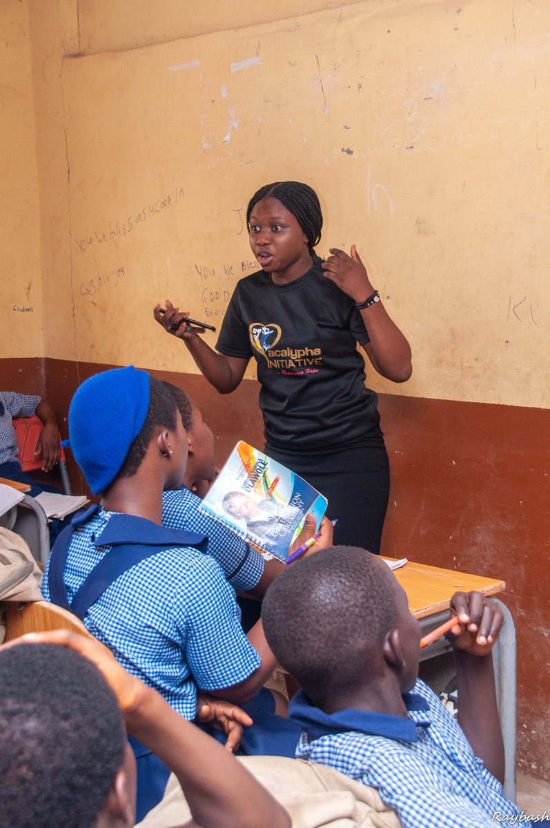 tolu_oguntayo's tweet photo. Yaay!

Today is @kehinde_oyeleye birthday. 
Thank you for Birthing @Acalyphainitia1. 
You have given us the platform to help young children and give them hope. 

Pictures from Career awareness school tour, I was speaking on the future of work in the 21st century in Osun state. https://t.co/cpUsvvie7F