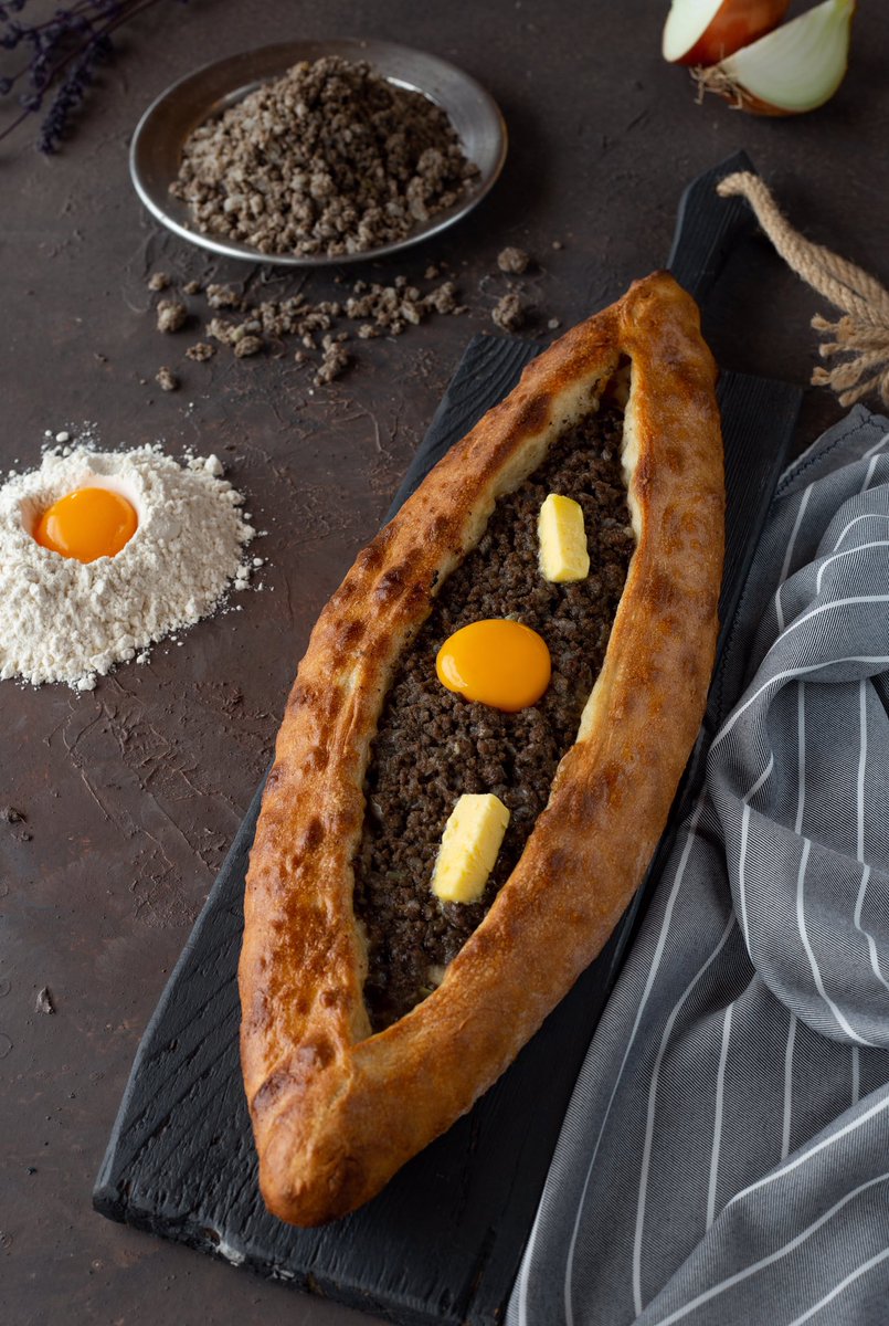 Pideye asla “hayır” diyemeyenleri, çıtır kenar ve bol iç harç sevenleri böyle alalım🥰 Yanına da bol köpüklü ayran hazırlayalım! Mis🧡
✨Kıymalı Pide
☎️Tepeüstü Şube: 0216 526 63 61
☎️Trabzonpark Şube: 0216 611 13 61