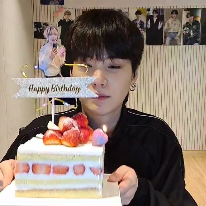 yoonbootyfairy's tweet photo. it's 12 am kst so it's officially #ShreyDay!!! Happiest birthday to the sweetest person ever @Basic_Fangurl! I wish you all the best of the best things in life because you definitely deserves that 🤍 here's some yoongi pics for you 🥳🥳 https://t.co/BChC6aJvv5