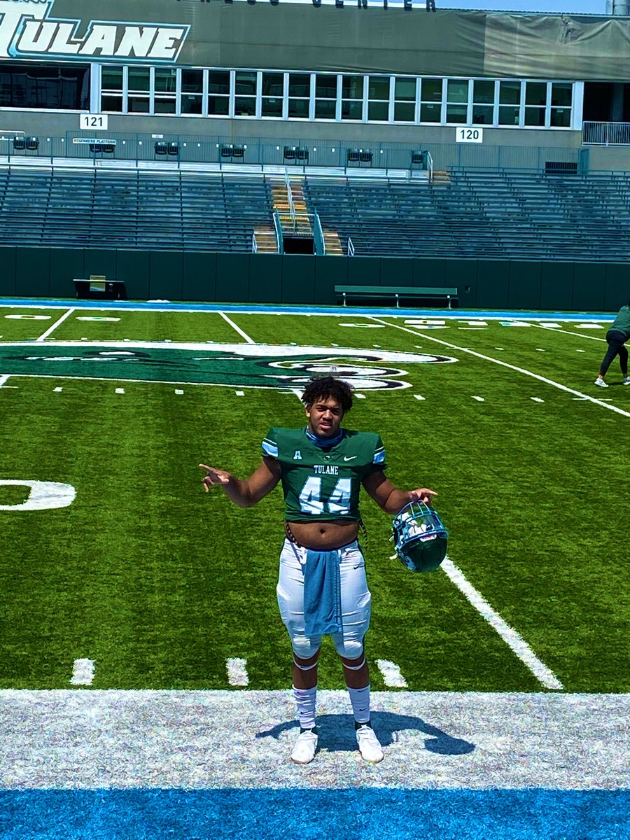 DivaofDSTinc's tweet photo. My heart is so full of love. Today I got to see @M_Lunz_II play the game he loves so dearly at the collegiate level. I got to witness him walk into the next level of his destiny.
#Lunz10IsNow44
#RollWave
#TulaneSpringGame
#IntelligentAthlete
#Lunz10 https://t.co/pd7aDjFRwI