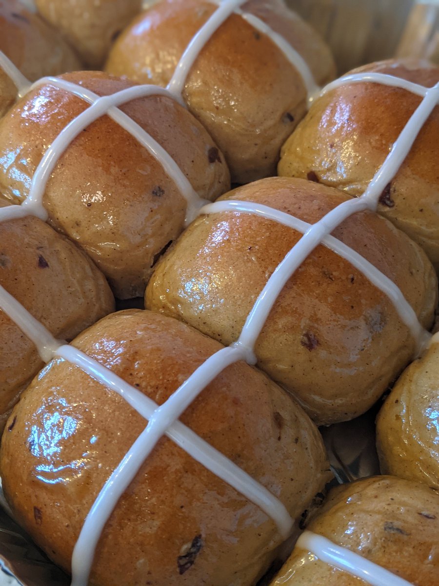 CisforCarla's tweet photo. I am so in love with every batch of these 🇹🇹 #HotCrossBuns. They delight my sight, taste, and smell!
My beloved baking PaPa would be proud. I can almost hear him whispering in my ear. 🖤
#SpringBake👩🏿🍳
#GourmetTrini🇹🇹
#BestTriniLife🇹🇹
#BakeWithUs
@KingArthurFlour
@RedStarYeast https://t.co/ZZf5RTHnrs
