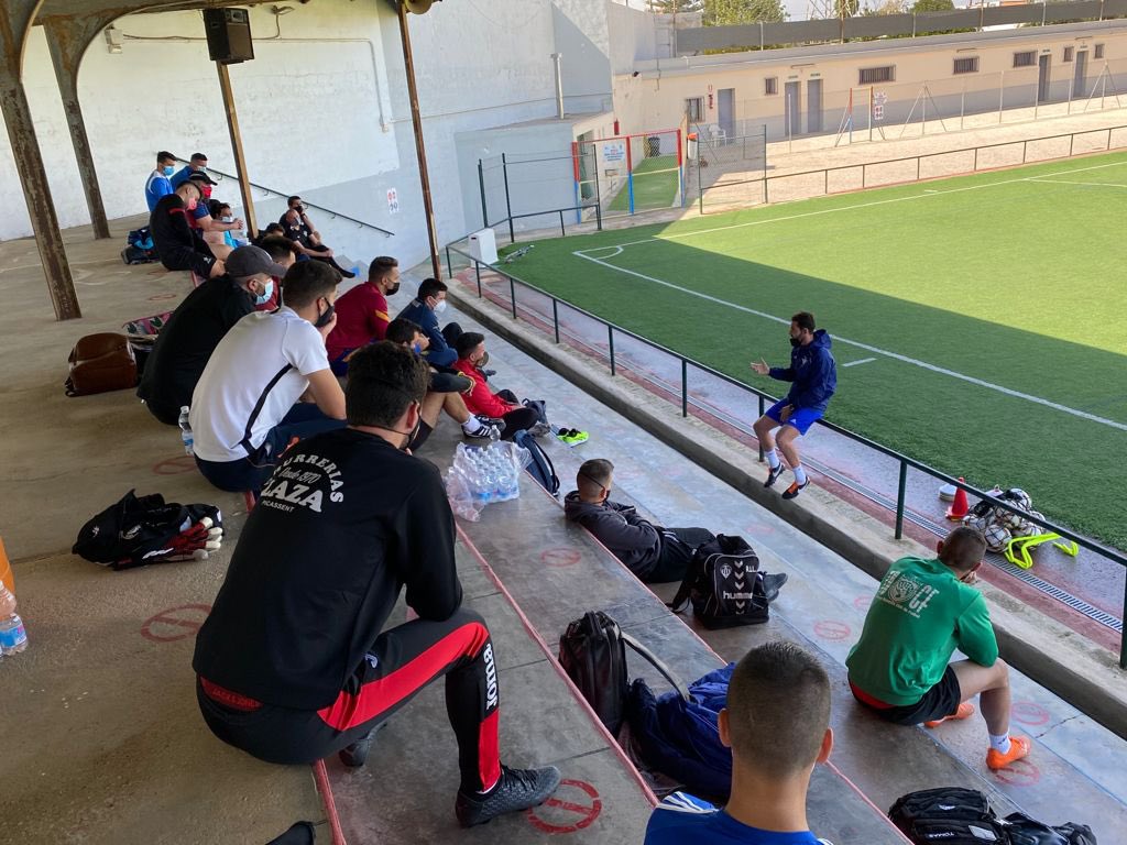 Celso Alcázar tweet media