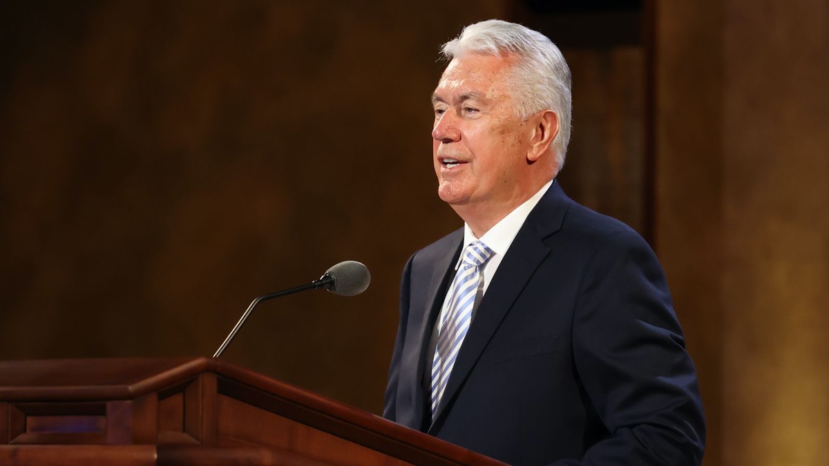 Ch_JesusChrist's tweet image. “If we repent, mistakes do not disqualify us. They are part of our progress.”—Elder @UchtdorfDF #GeneralConference