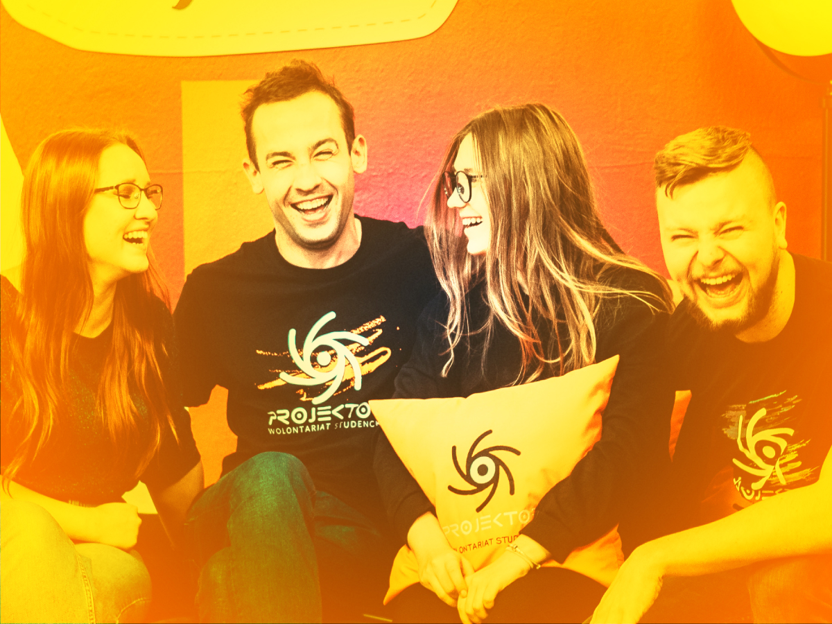Projektor_org's tweet photo. 🌼 Na Wielkanoc życzymy Wam wiosny w sercu i czasu z bliskimi.
Świętujmy po swojemu i róbmy to na co mamy ochotę. 

Życzenia od całego zespołu Programu PROJEKTOR!
#Wielkanoc #wesołegoalleluja https://t.co/dDbCUDZlH3
