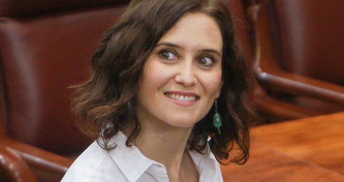 En VEMA queremos dejar claro que, desde una perspectiva moral, Isabel Díaz Ayuso, es nuestra brújula.

Aunque sí es verdad que nunca la hemos visto con una escóbula.

#AutoWarning