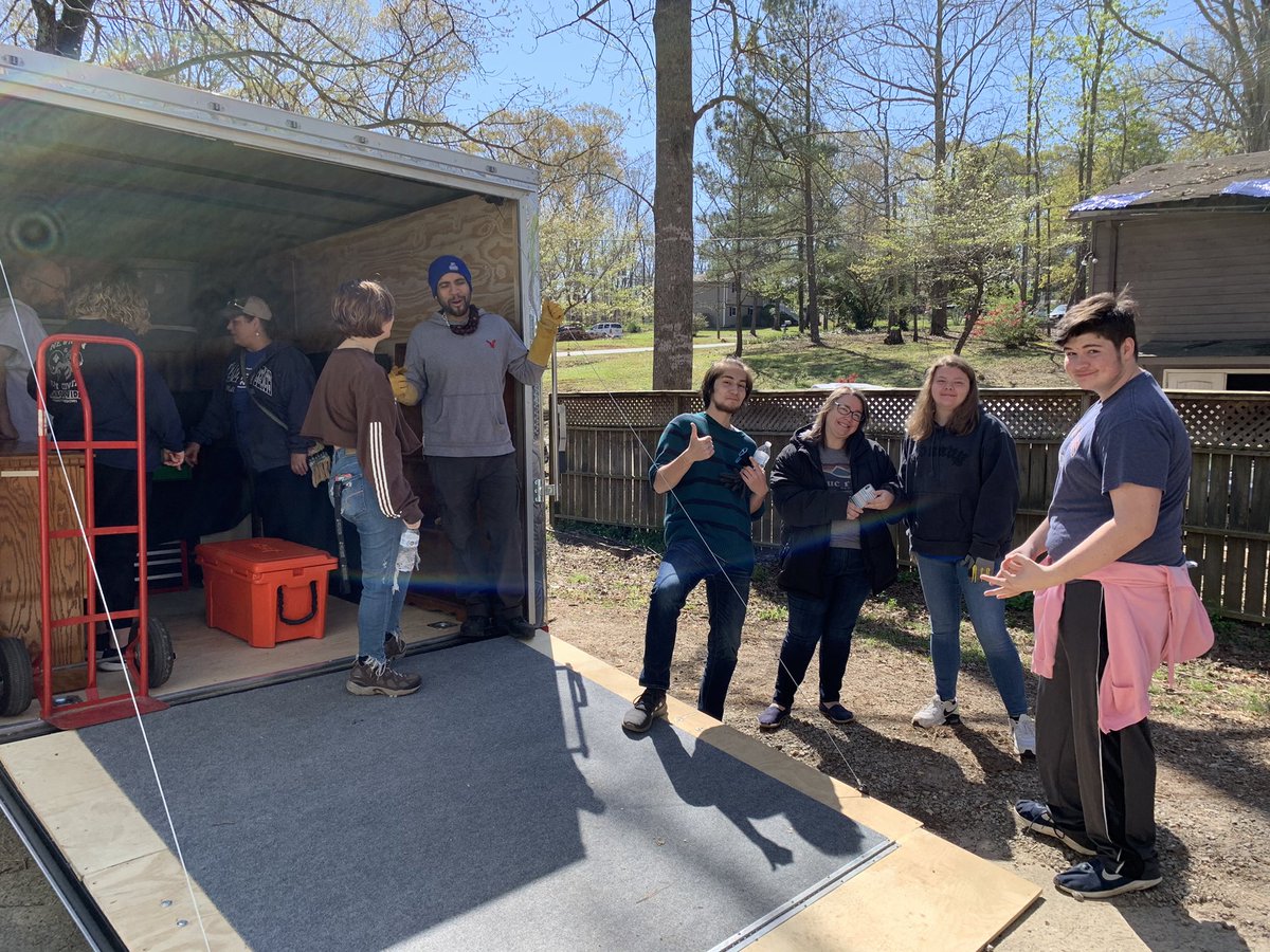 JRBDreamTeam's tweet photo. Newnan Band out making it happen for our community on a Saturday. #NewnanStrong #ForNewnan #OneNewnan https://t.co/BOFh88bVup