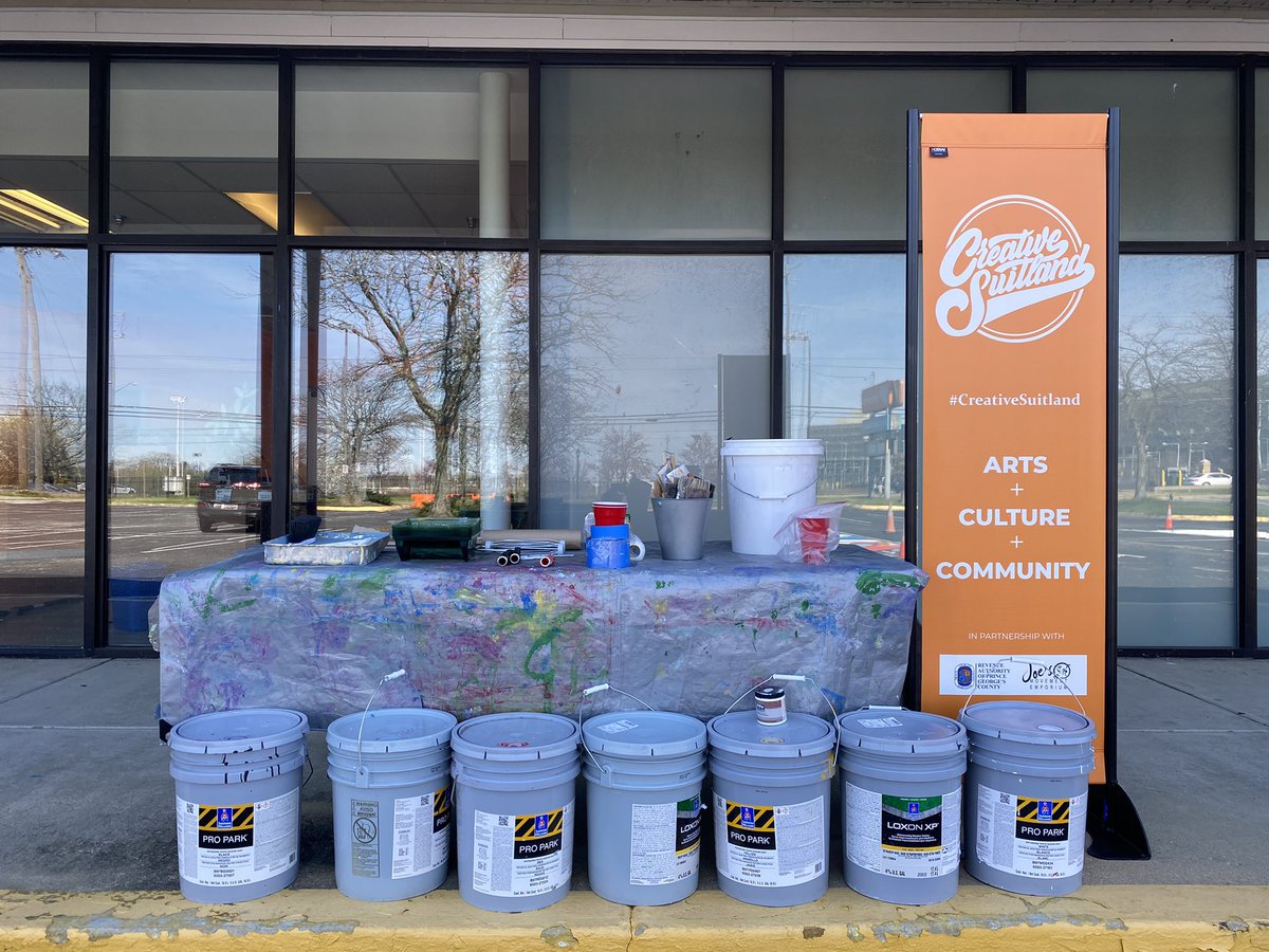 CreativeSuitAC's tweet photo. Another weekend of Parking Lot Murals! #LetsGetCreativeSuitland https://t.co/o7DnNpNcDt